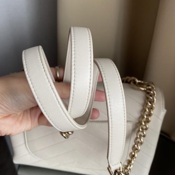 Chanel Coco Cheveon Flap Bag (Ivory) - Picture 3 of 12